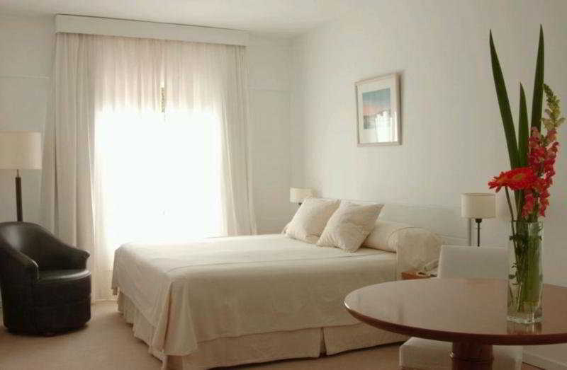 Loi Suites Arenales Buenos Aires Pokoj fotografie