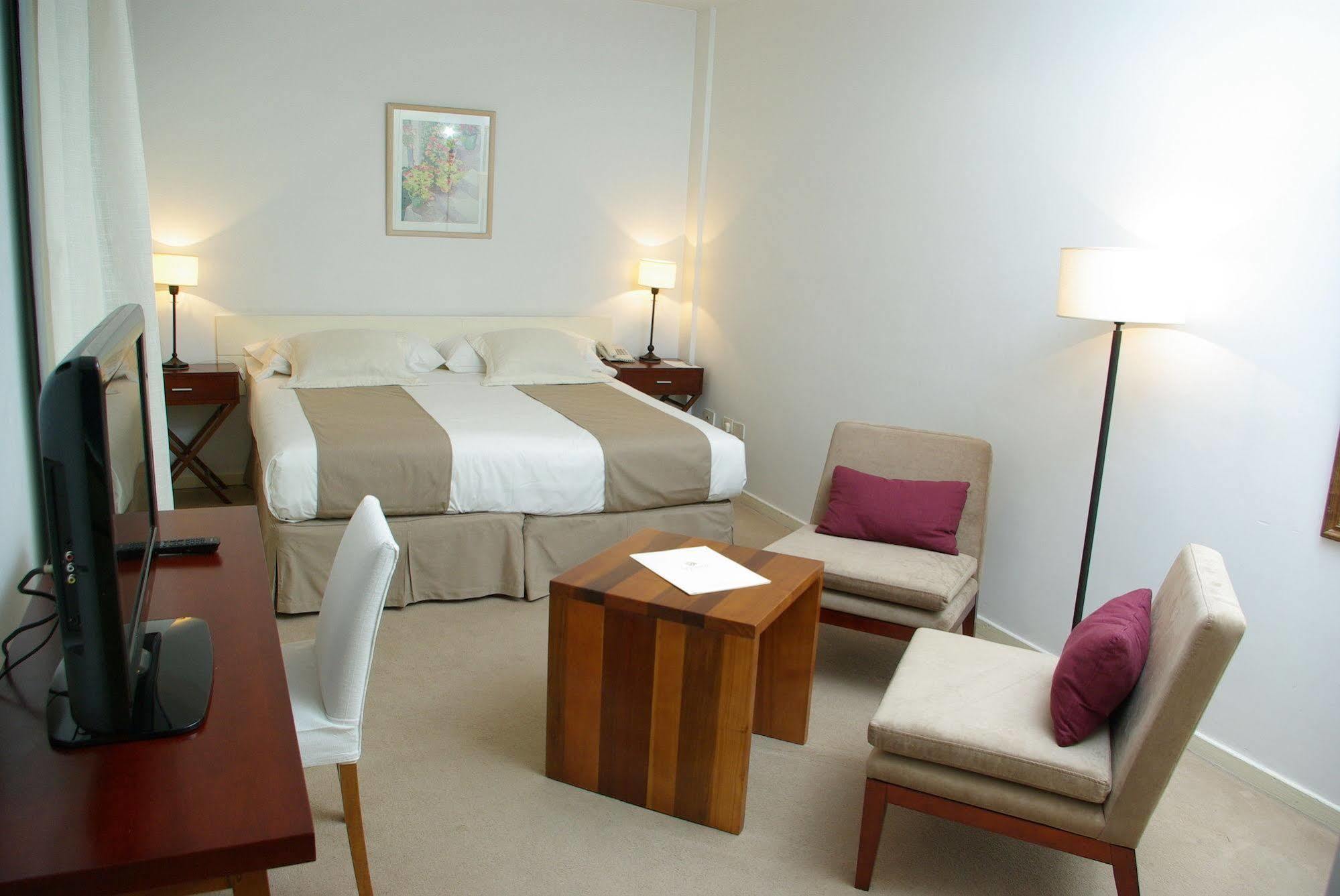 Loi Suites Arenales Buenos Aires Exteriér fotografie