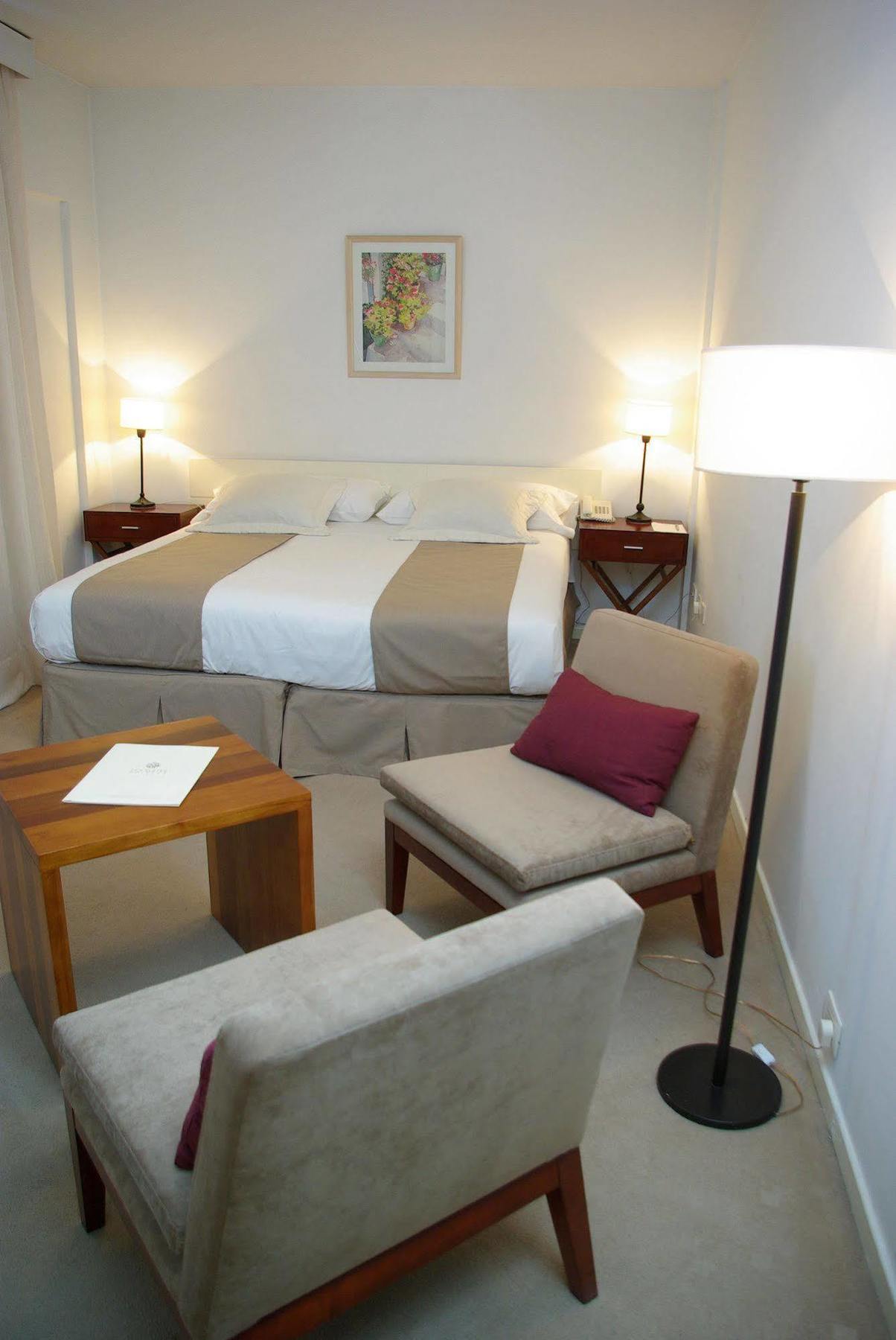 Loi Suites Arenales Buenos Aires Exteriér fotografie
