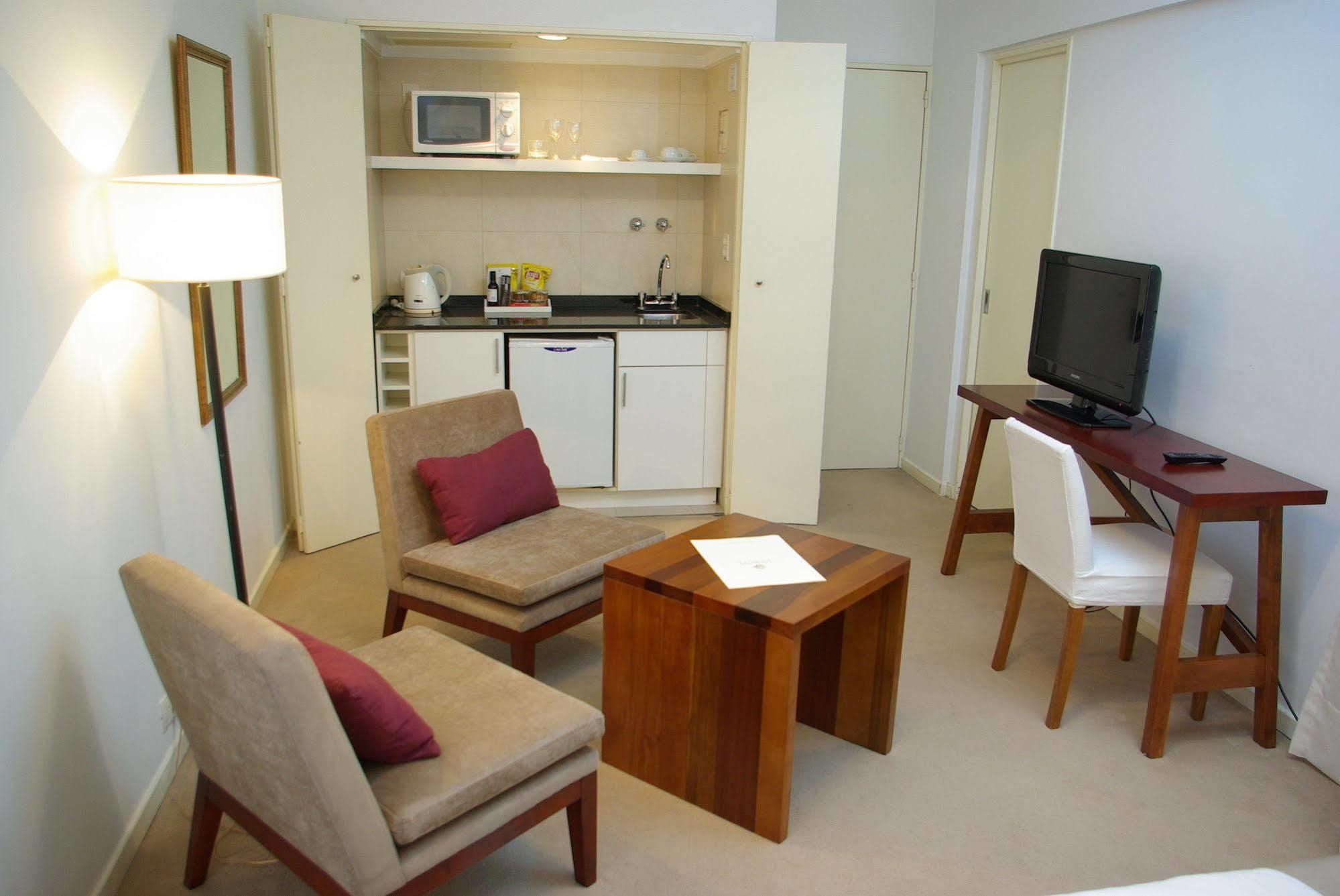 Loi Suites Arenales Buenos Aires Exteriér fotografie