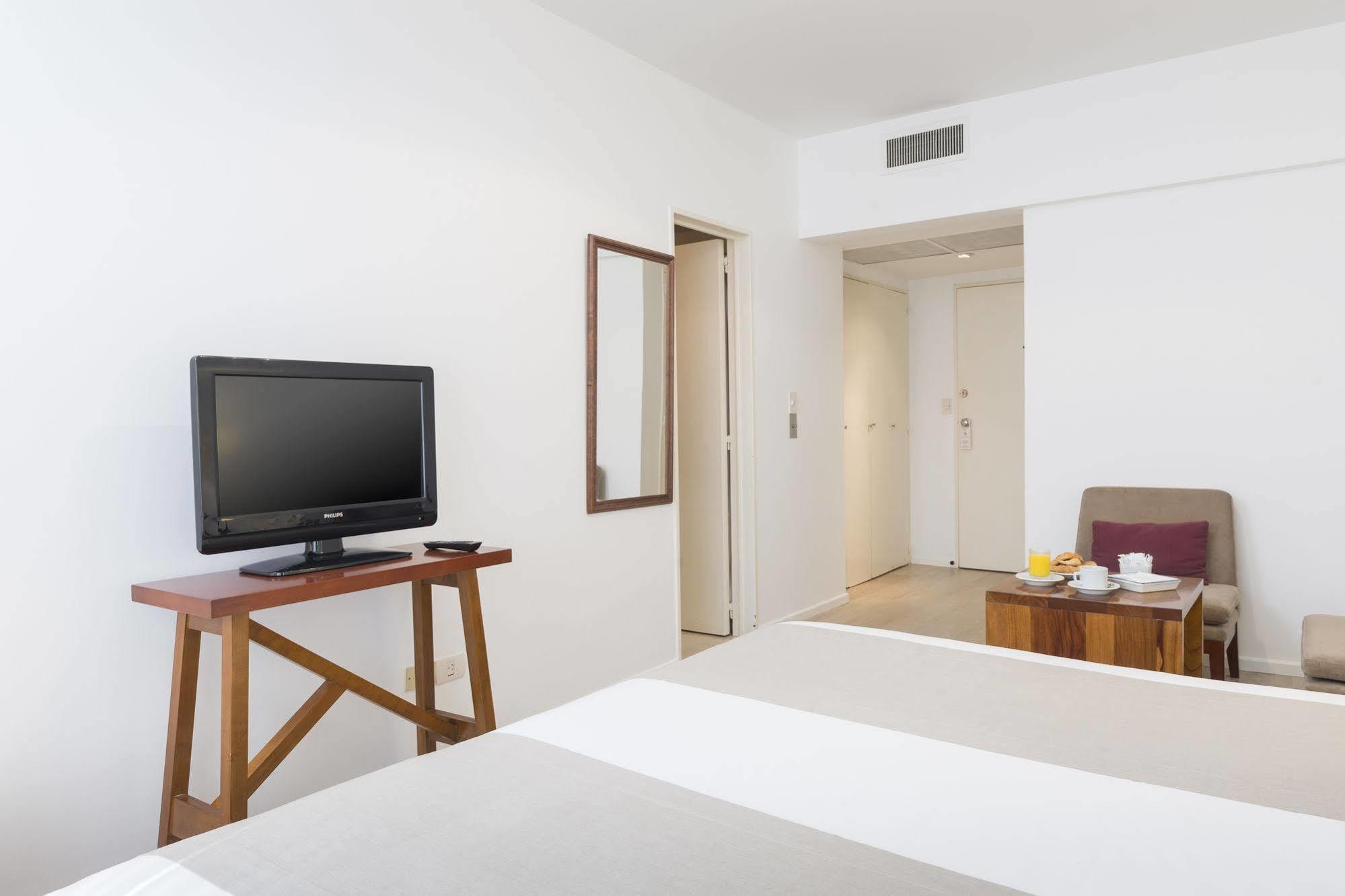 Loi Suites Arenales Buenos Aires Exteriér fotografie