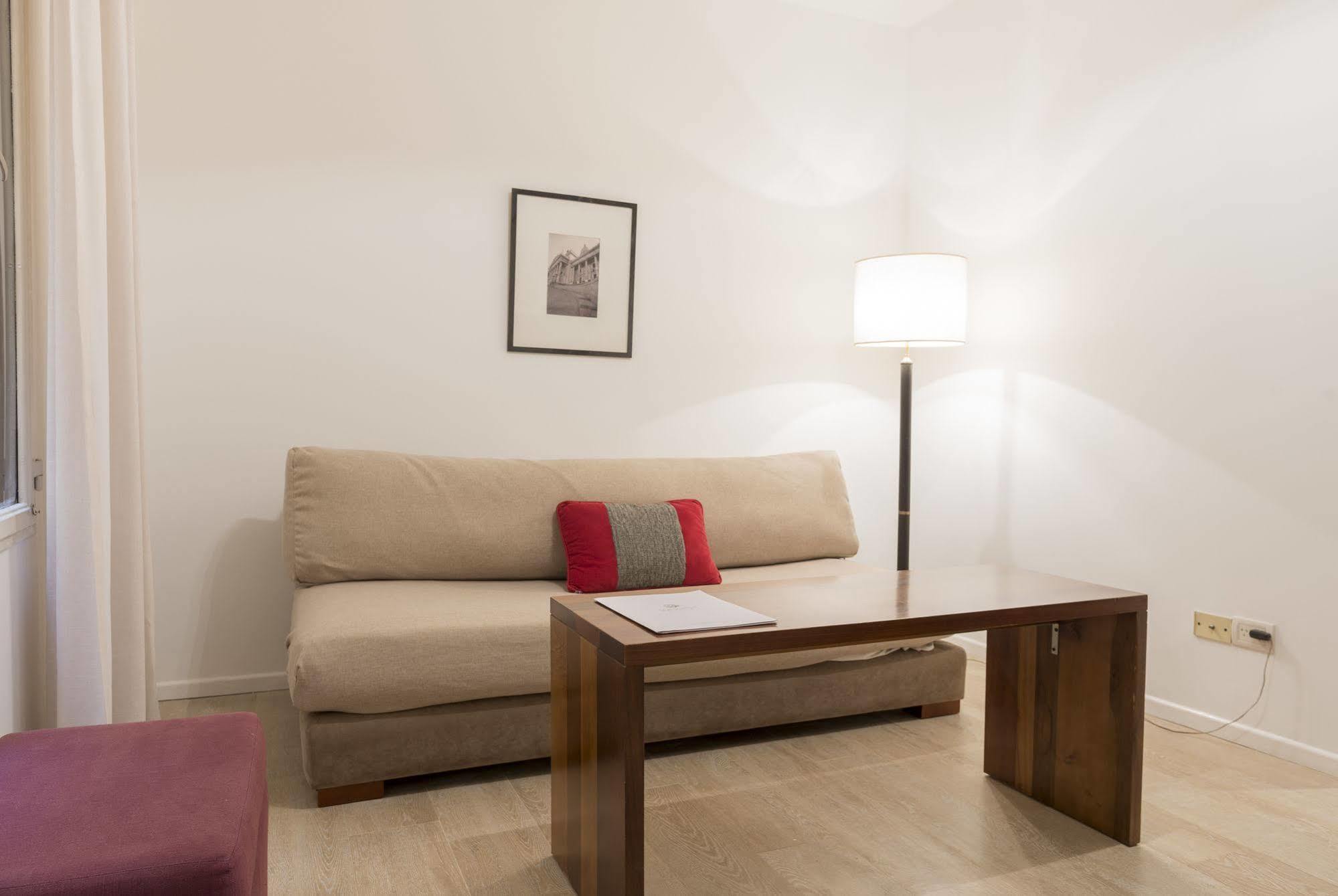 Loi Suites Arenales Buenos Aires Pokoj fotografie
