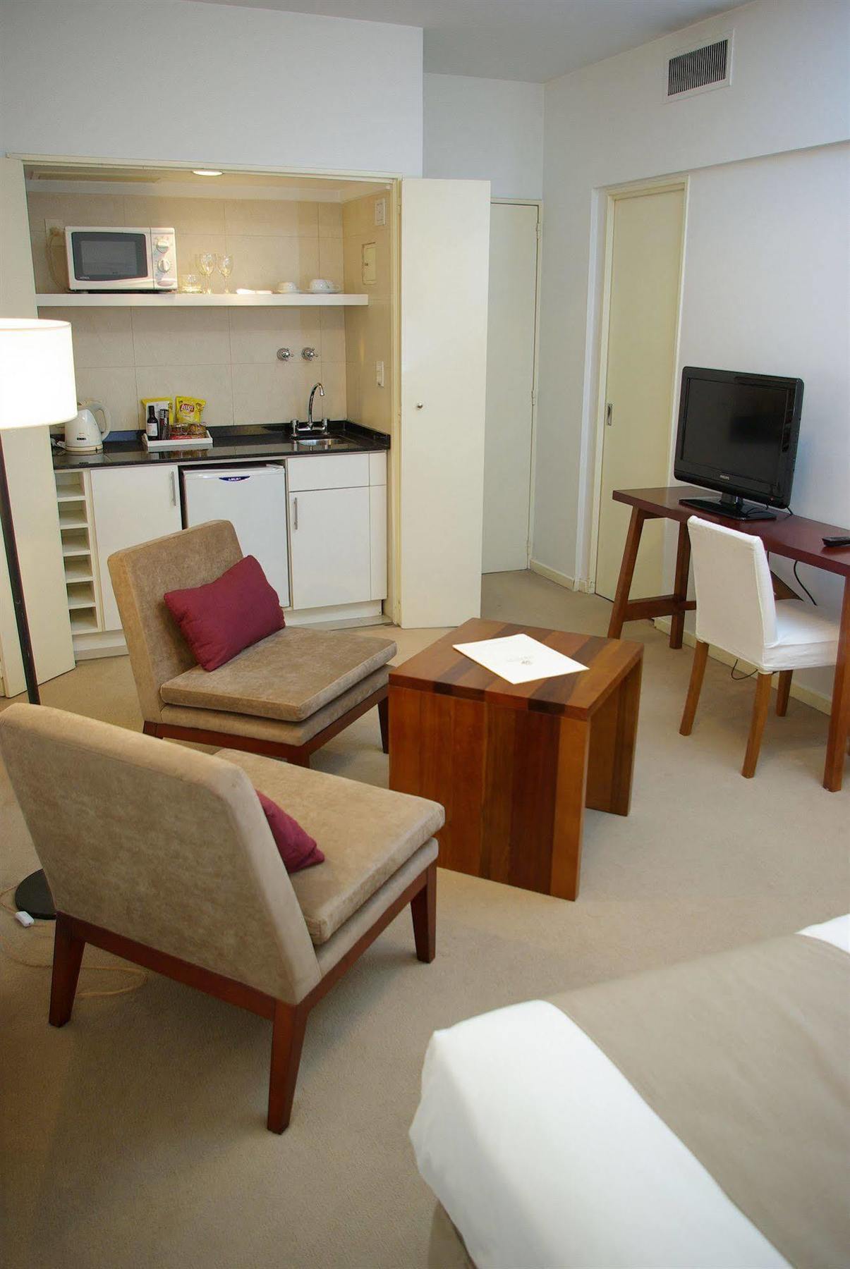 Loi Suites Arenales Buenos Aires Exteriér fotografie