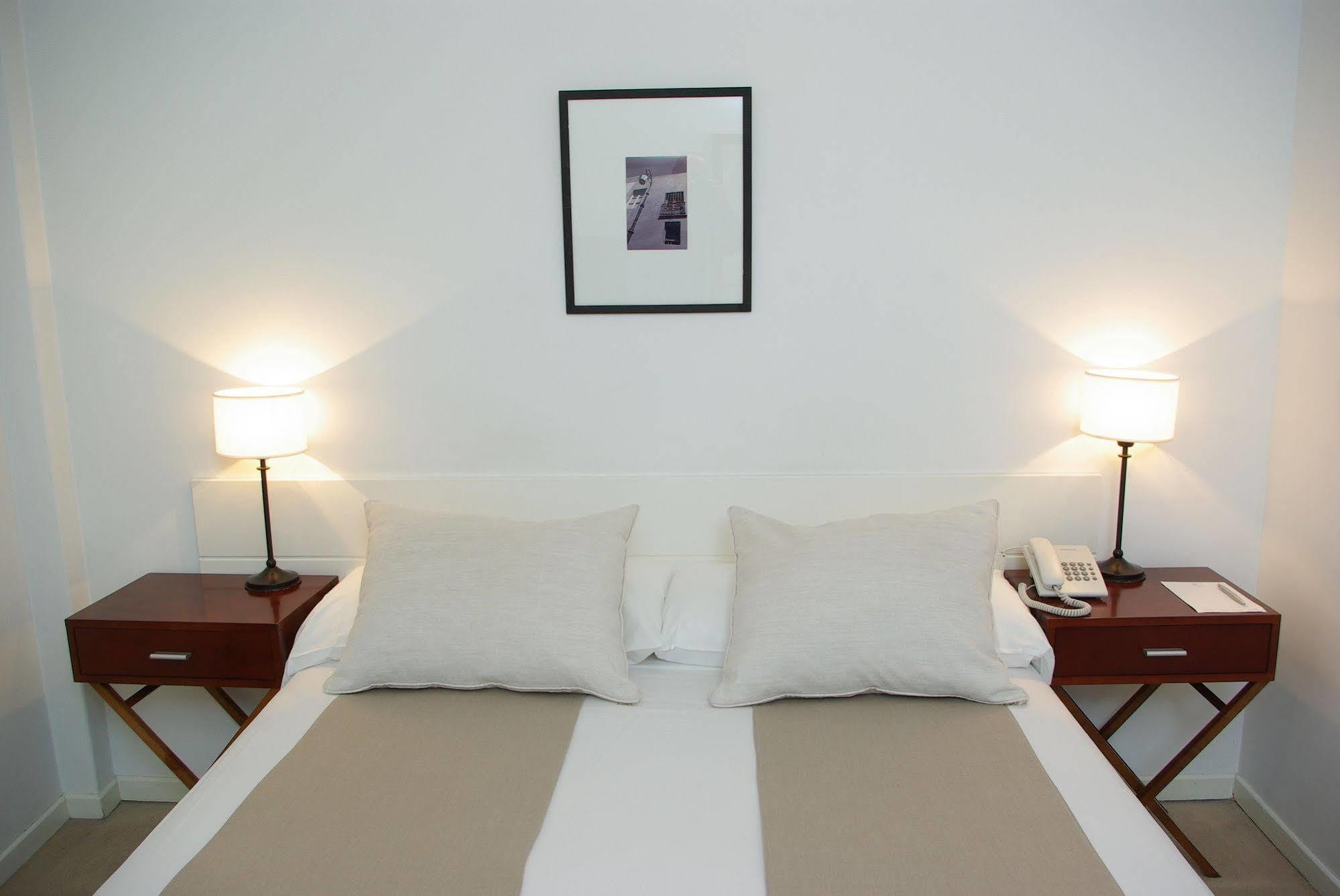 Loi Suites Arenales Buenos Aires Pokoj fotografie