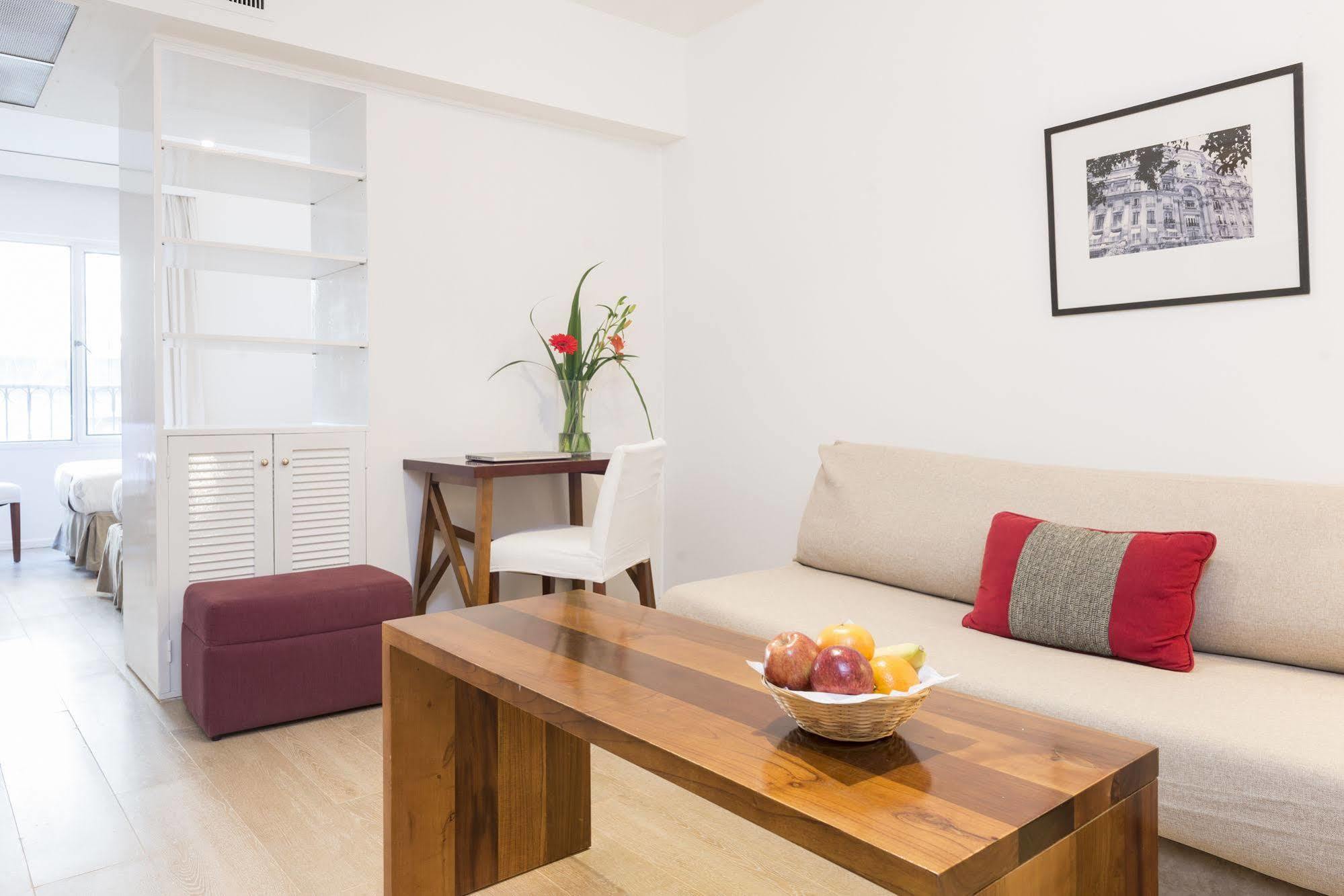Loi Suites Arenales Buenos Aires Exteriér fotografie