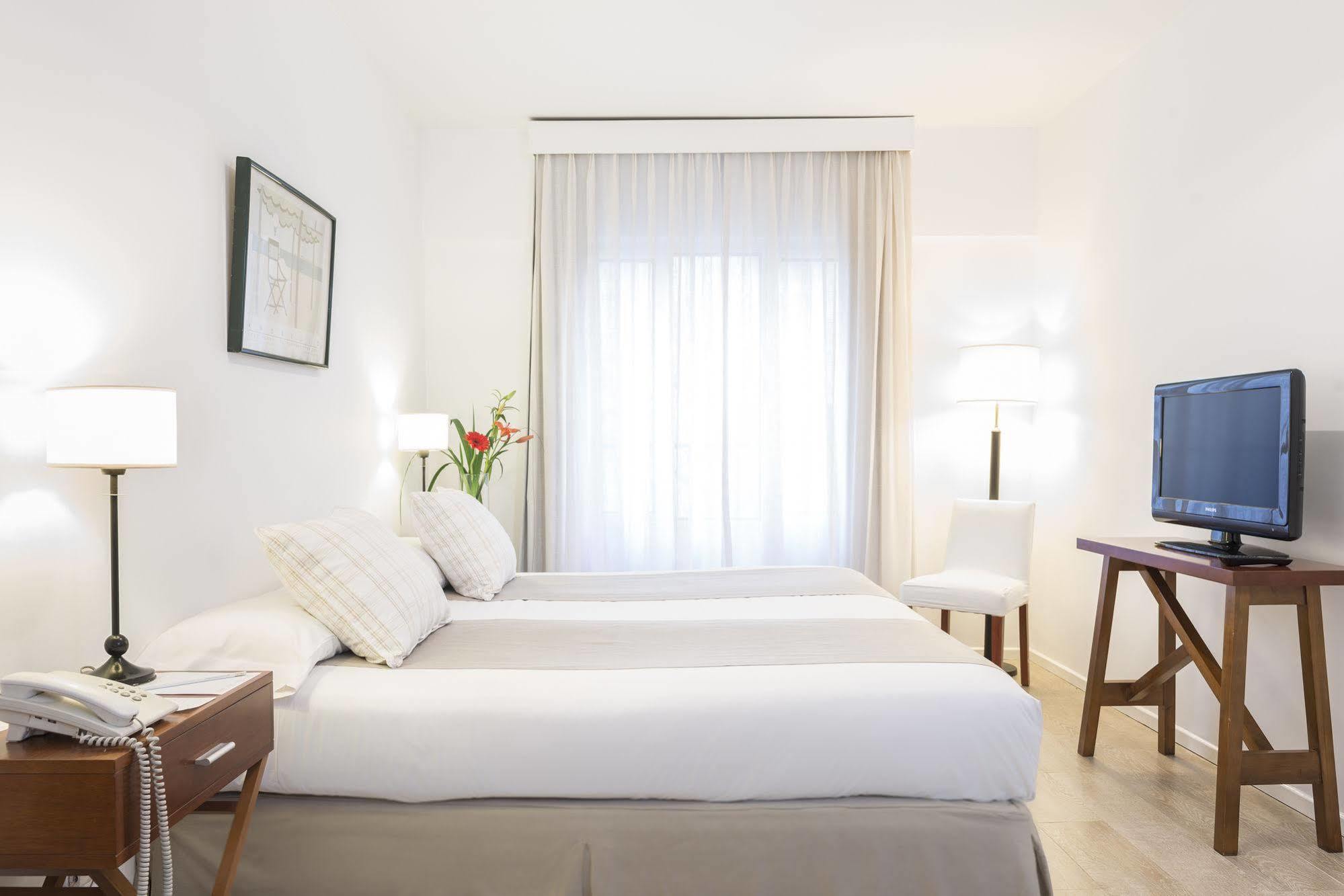 Loi Suites Arenales Buenos Aires Exteriér fotografie
